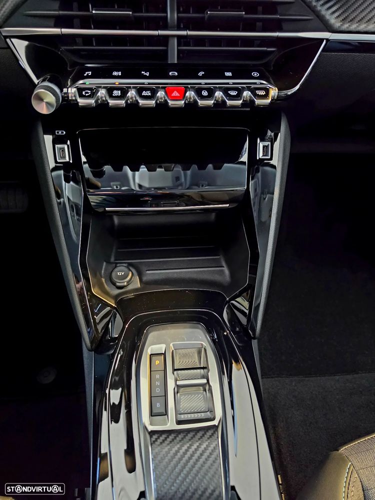 Peugeot e-208 Allure - 22