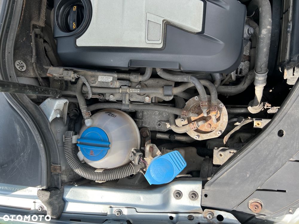 Volkswagen Passat 2.0 TDI DPF Highline - 22