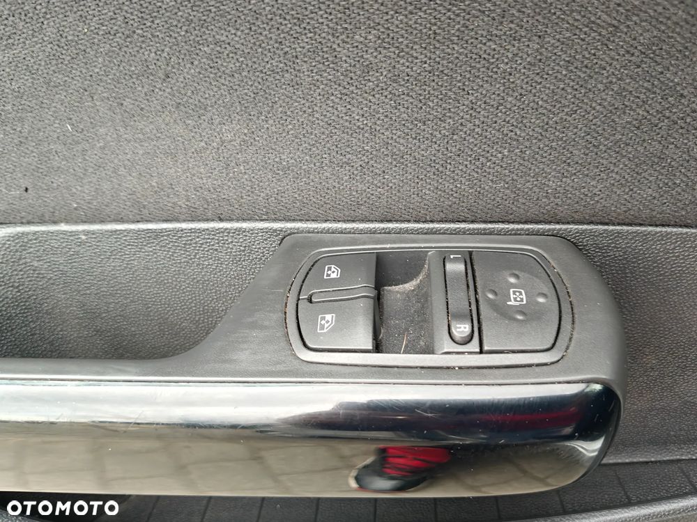 Opel Corsa 1.2 16V Cosmo - 22