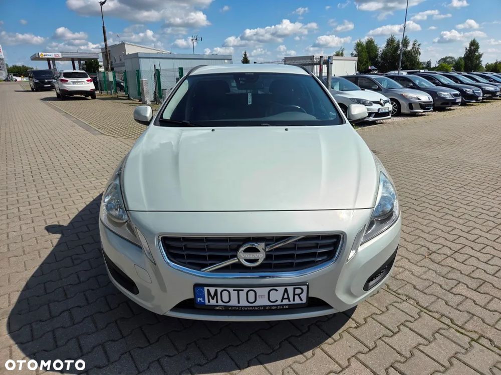 Volvo V60 D2 Momentum - 21