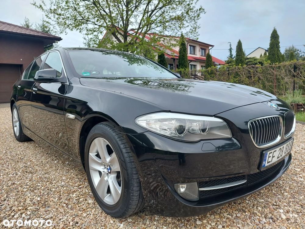 BMW Seria 5 528i Sport-Aut - 31