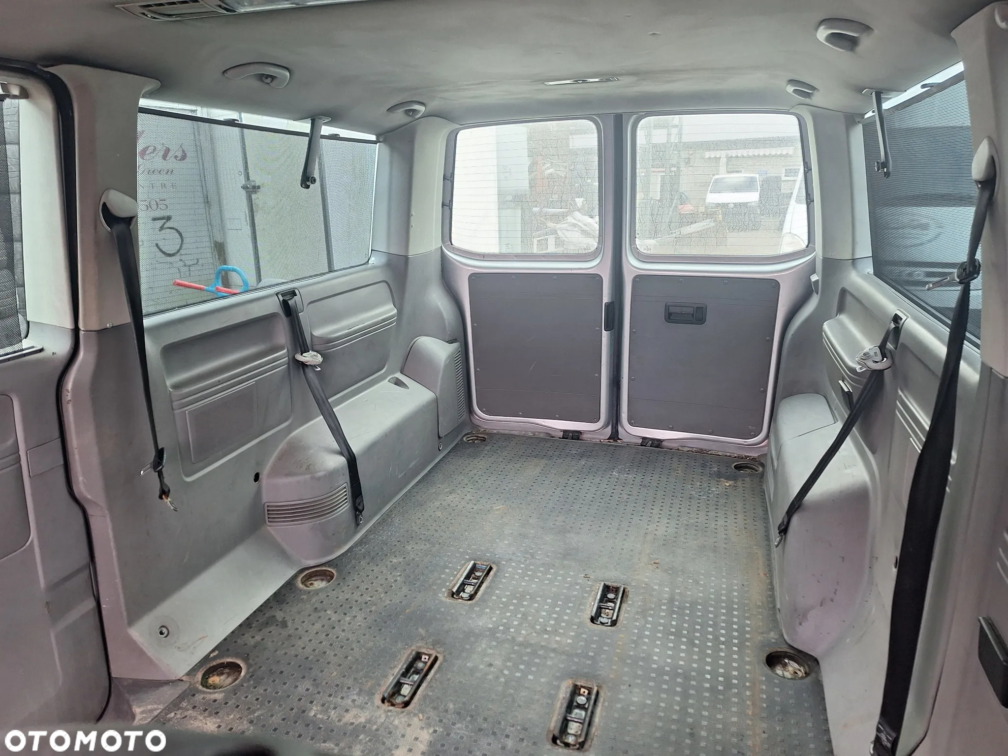 BOCZEK TAPICERKA PRAWY TYŁ VW TRANSPORTER T5 CARAVELLE - 5