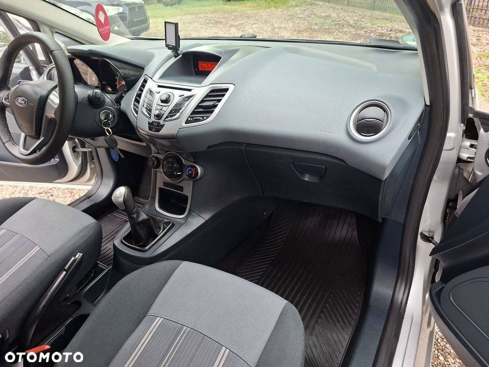 Ford Fiesta - 10