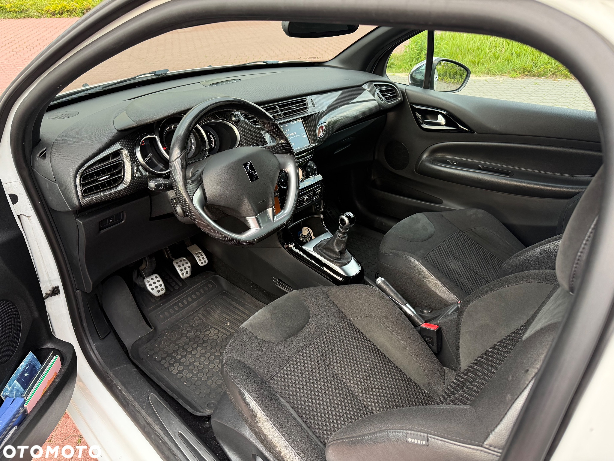 Citroën DS3 1.6 THP SportChic - 8
