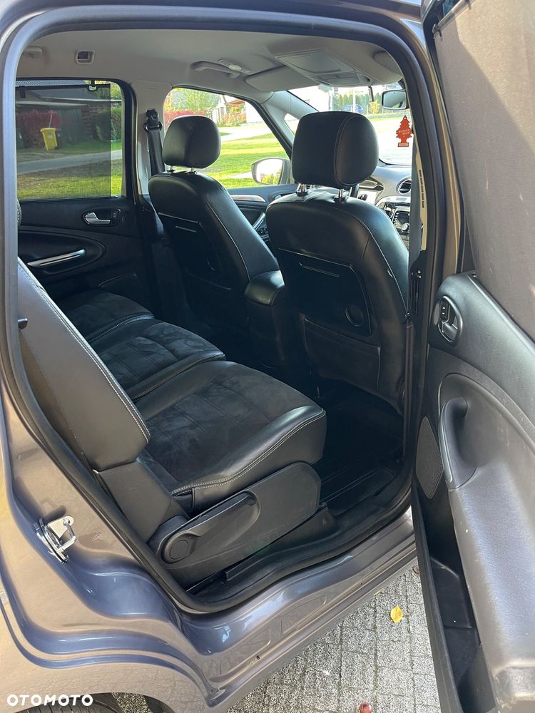 Ford S-Max - 16