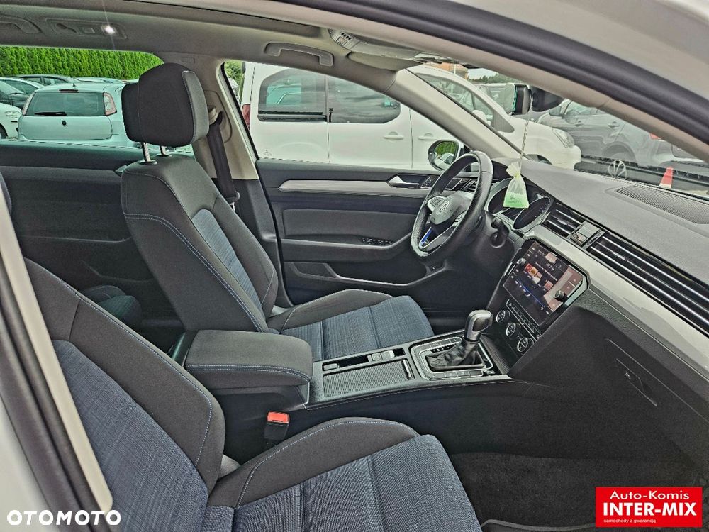 Volkswagen Passat - 22