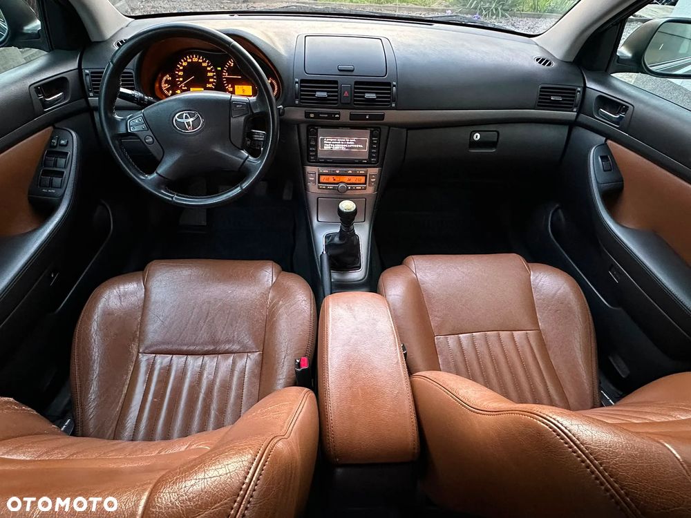 Toyota Avensis - 9