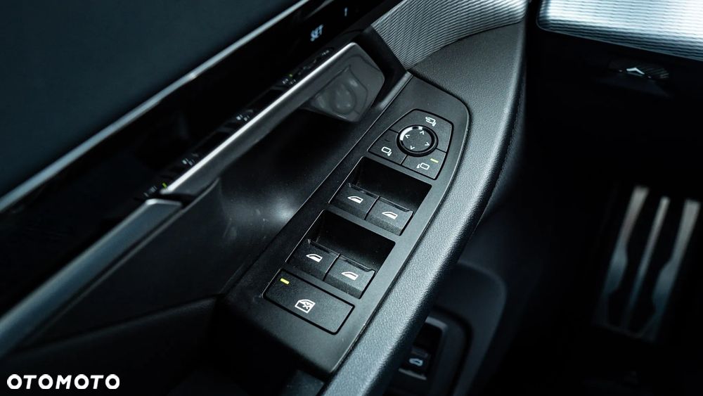 BMW Seria 5 520i - 25