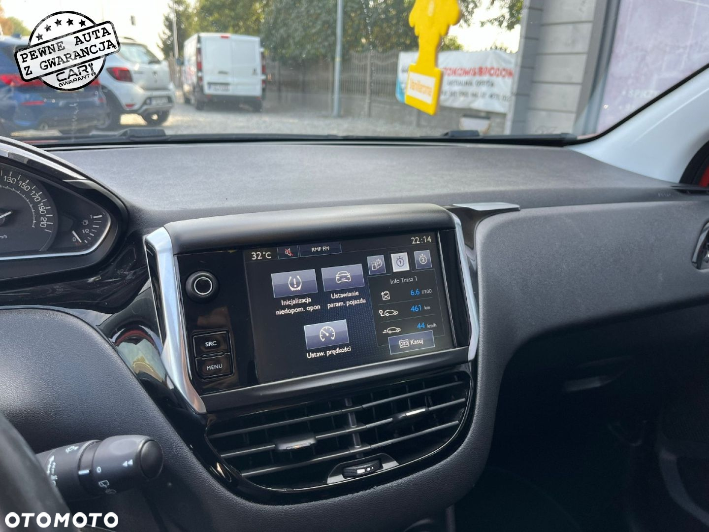 Peugeot 208 - 17