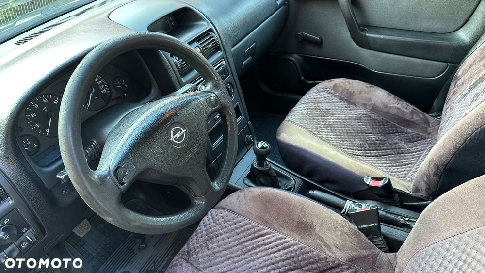 Opel Astra - 10