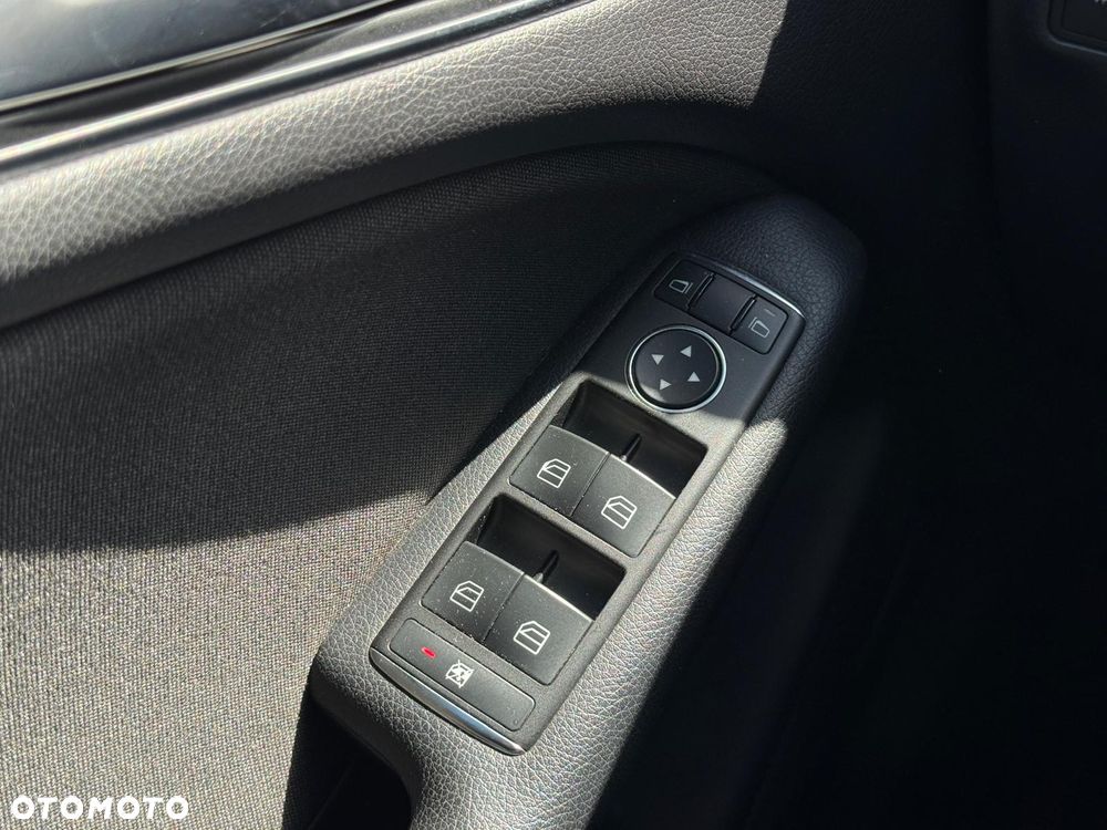 Mercedes-Benz Klasa B 180 CDI (BlueEFFICIENCY) - 21