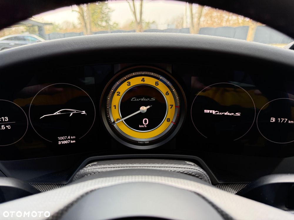 Porsche 911 Turbo S - 26