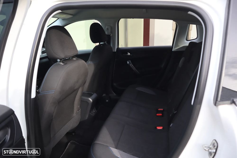 Peugeot 2008 1.2 PureTech Style - 22