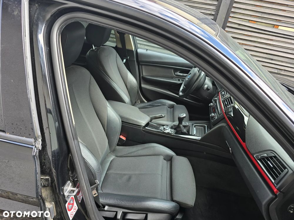 BMW Seria 3 320d DPF Edition Sport - 10
