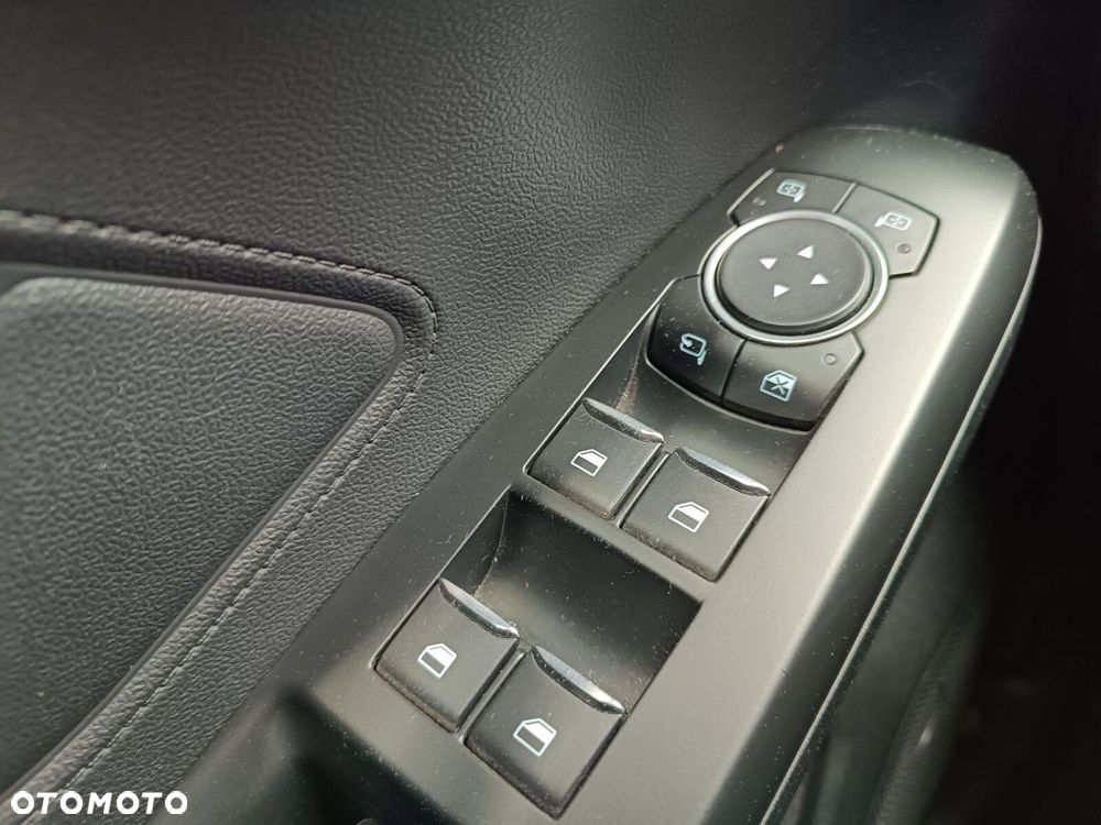 Ford Focus 1.0 EcoBoost Trend Edition - 27
