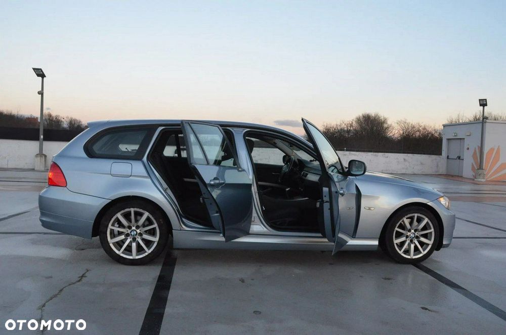 BMW Seria 3 - 28
