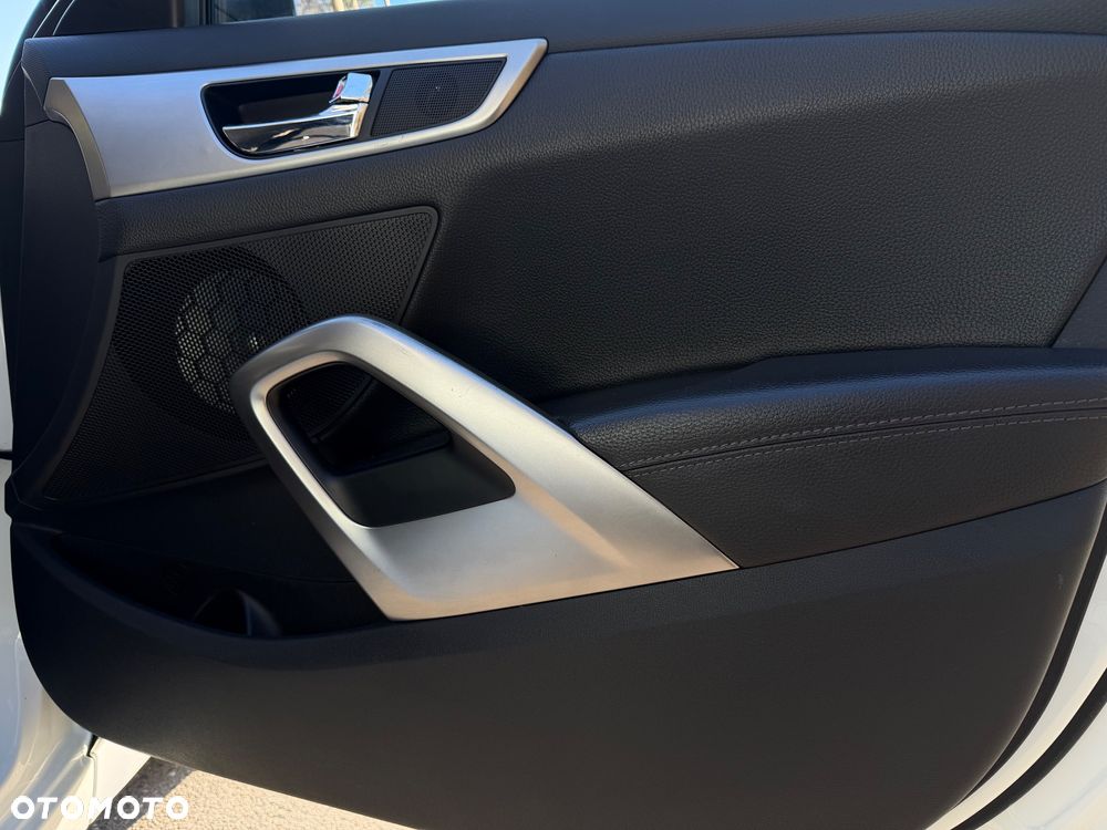 Hyundai Veloster 1.6 GDI Comfort - 12