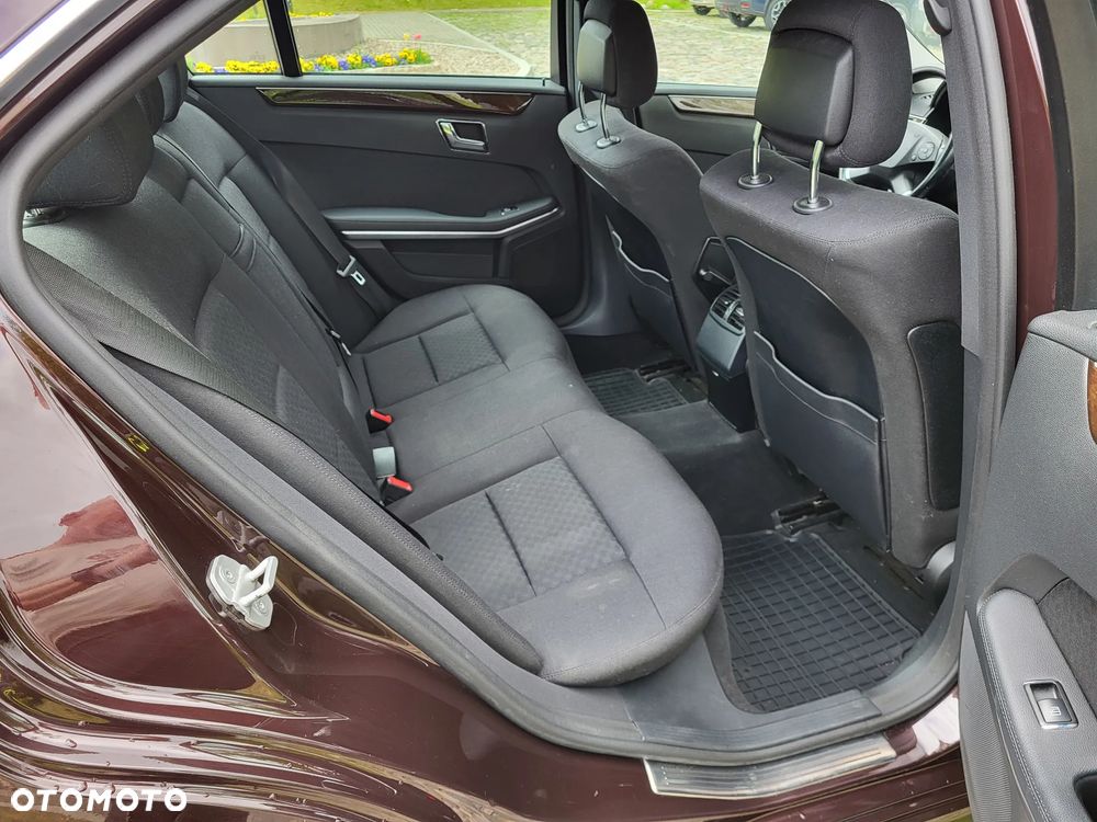 Mercedes-Benz Klasa E 220 CDI DPF BlueEFFICIENCY Automatik Elegance - 6