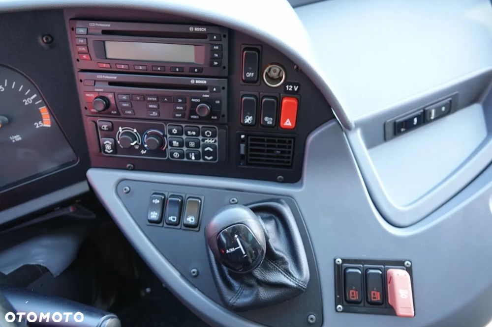 Mercedes-Benz TOURISMO /EURO 6 / SPROWADZONY / TURYSTYCZNY / AUTOMAT / BOGATE WYPOSAŻENIE / FOTELE LUX LINE/ - 25