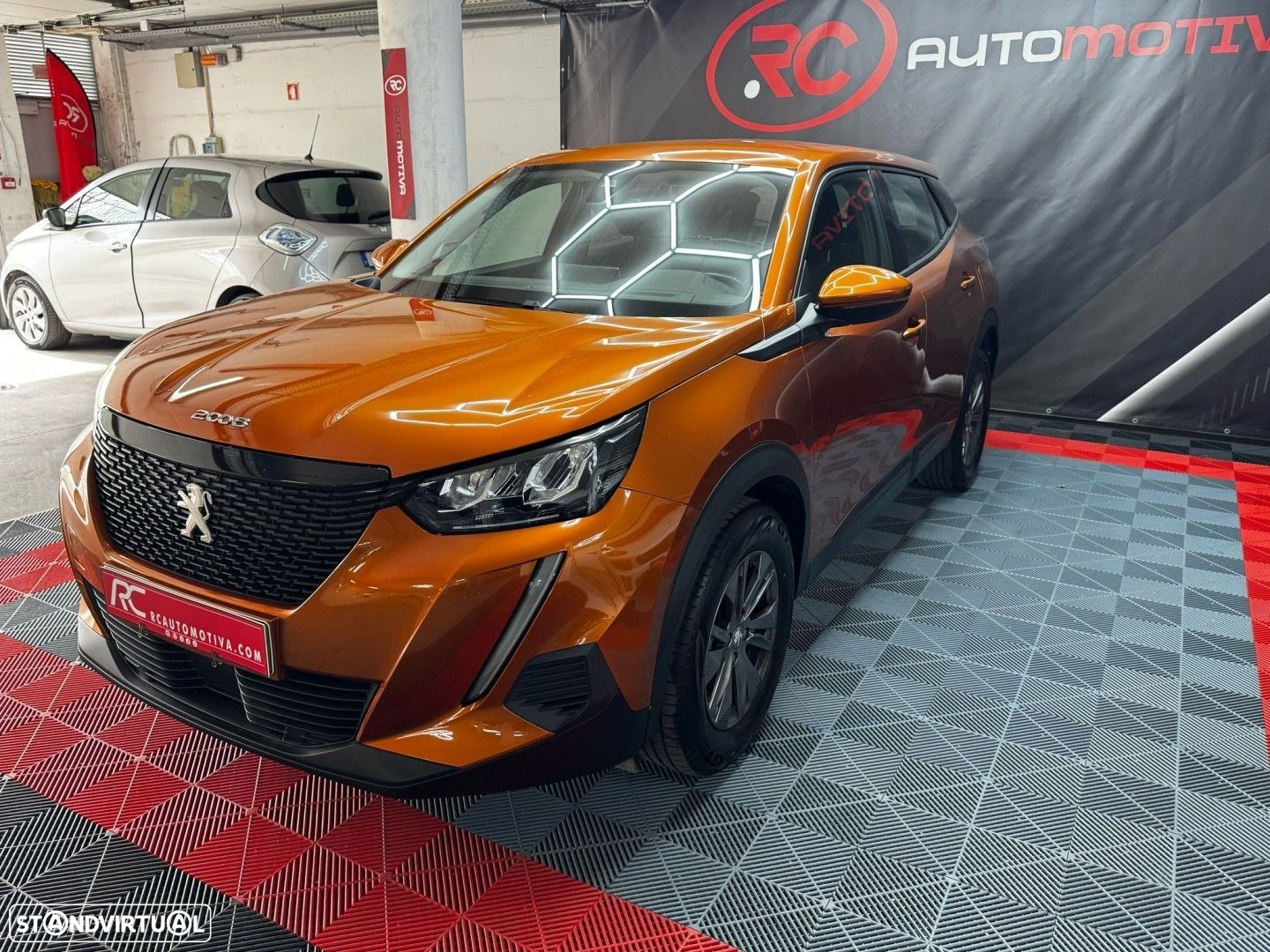 Peugeot 2008 1.2 PureTech Allure - 3