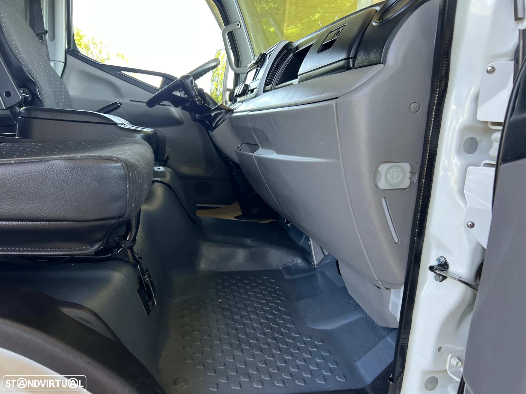 Mitsubishi Fuso Canter 3C15D C.Dupla AC - 14