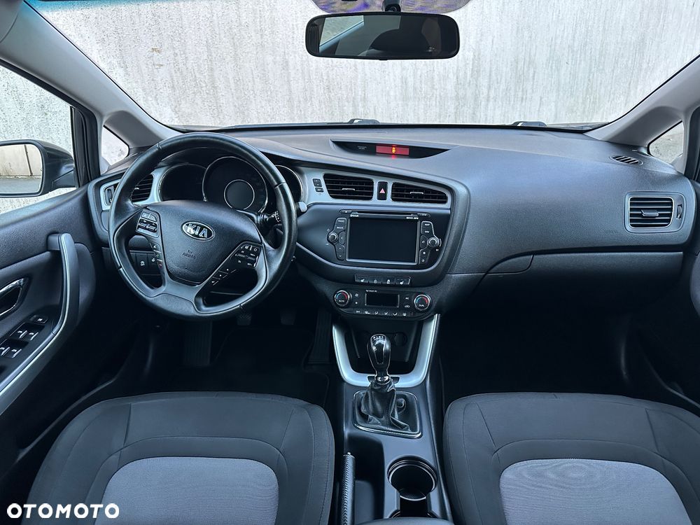 Kia Ceed 1.6 CRDi 128 ISG Dream Team Edition - 26