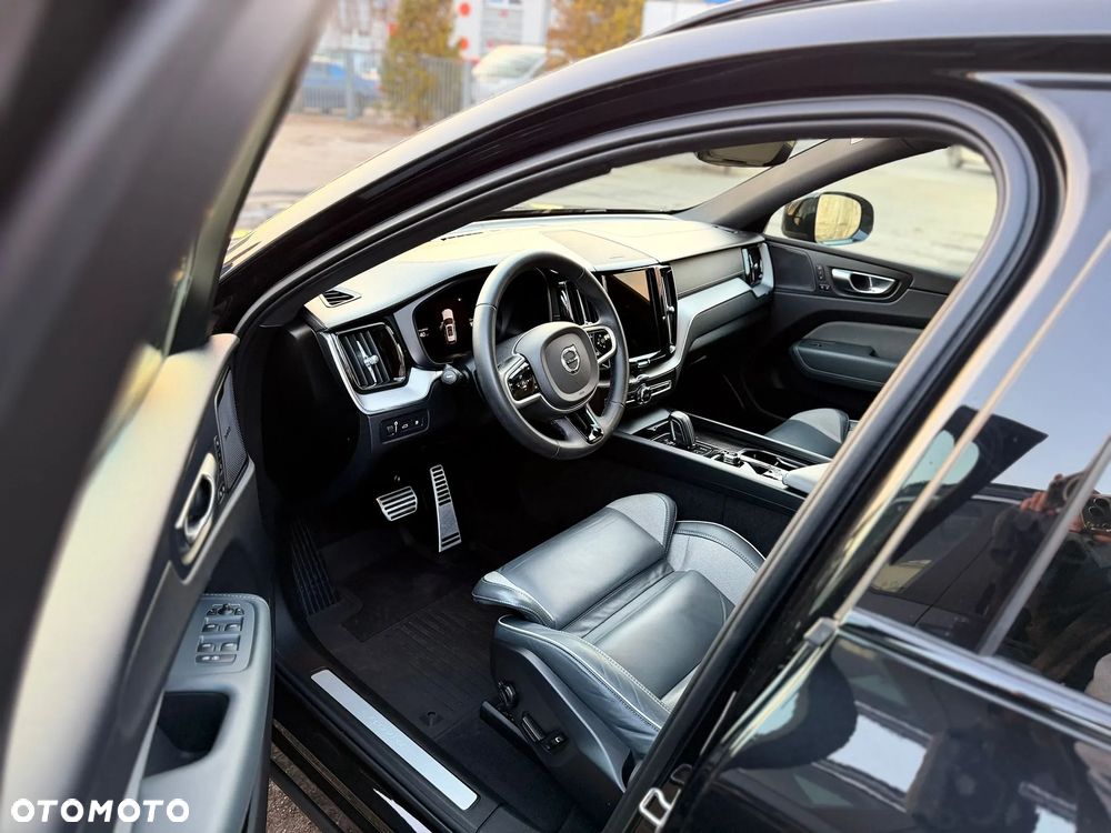 Volvo XC 60 T8 Plug-In Hybrid AWD R-Design - 12