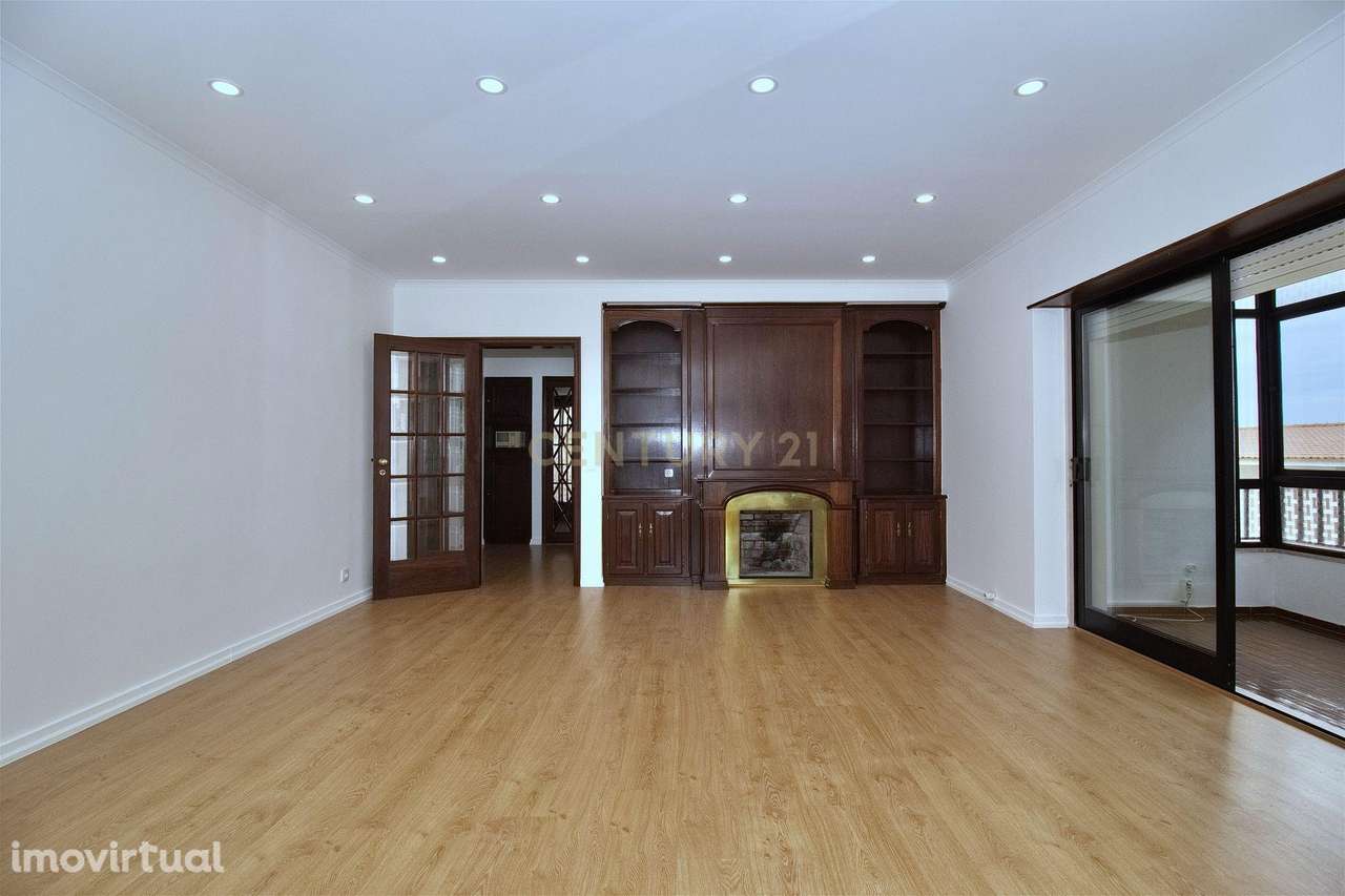 T3 Parede, Cascais, a 8 minutos a pé das praias, com garagem - Grande imagem: 4/34