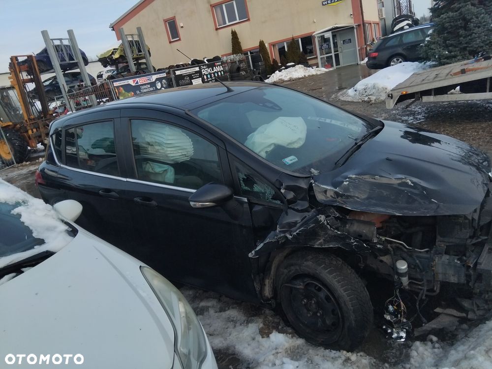 Ford B-MAX  z silnikiem 1,0 Ecoboost I i skrzynią manualną kod lakieru KC - 5