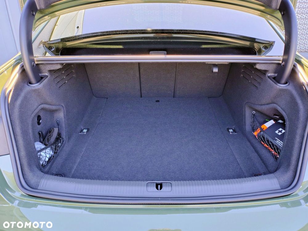 Audi A4 Limousine - 33