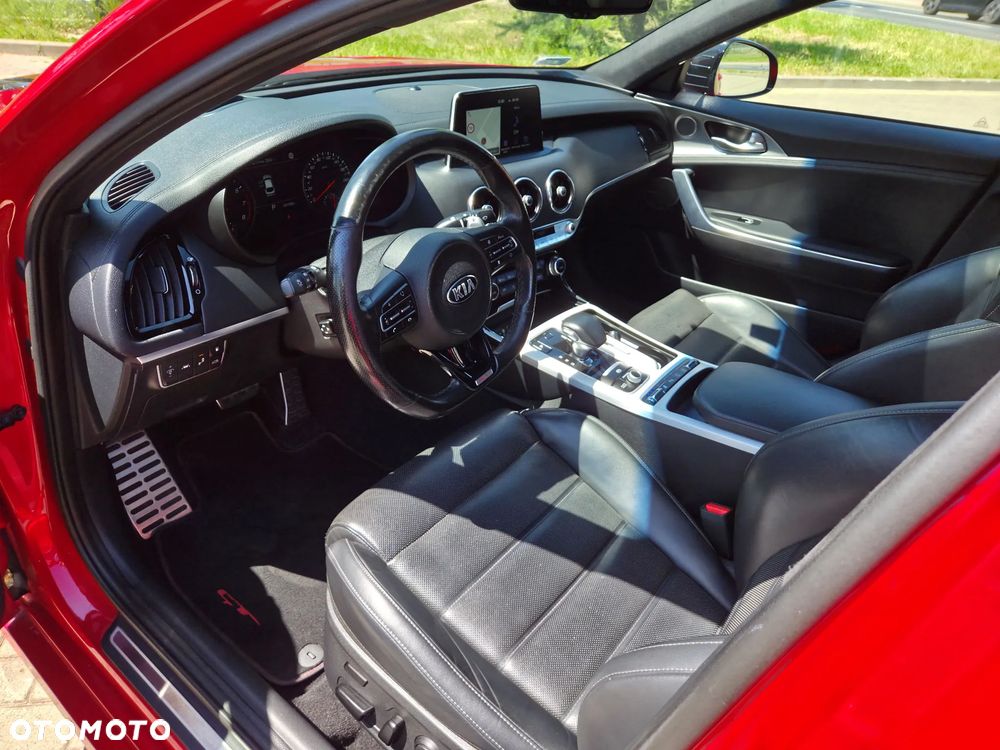Kia Stinger - 11