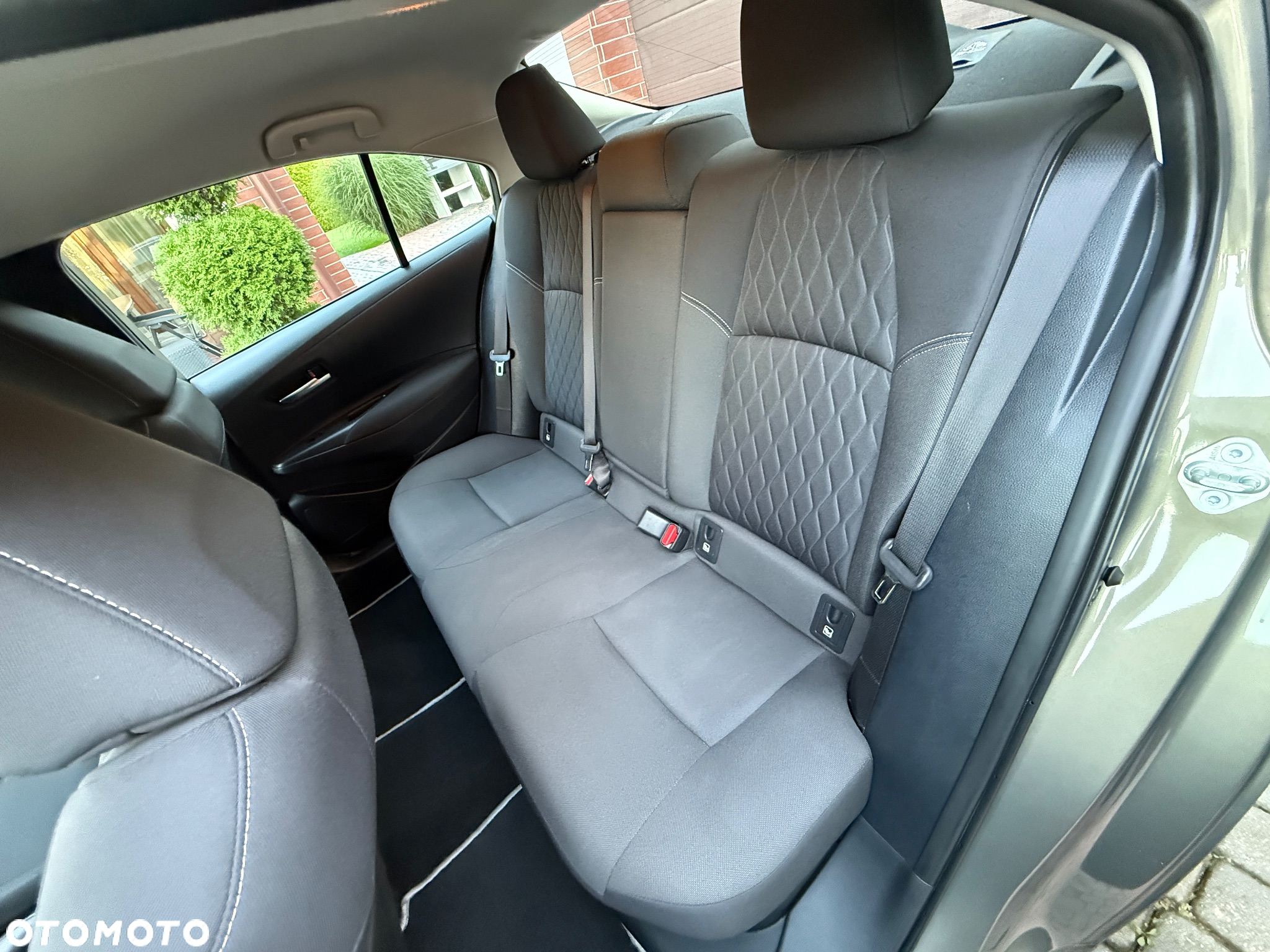 Toyota Corolla 1.8 Hybrid Comfort - 17