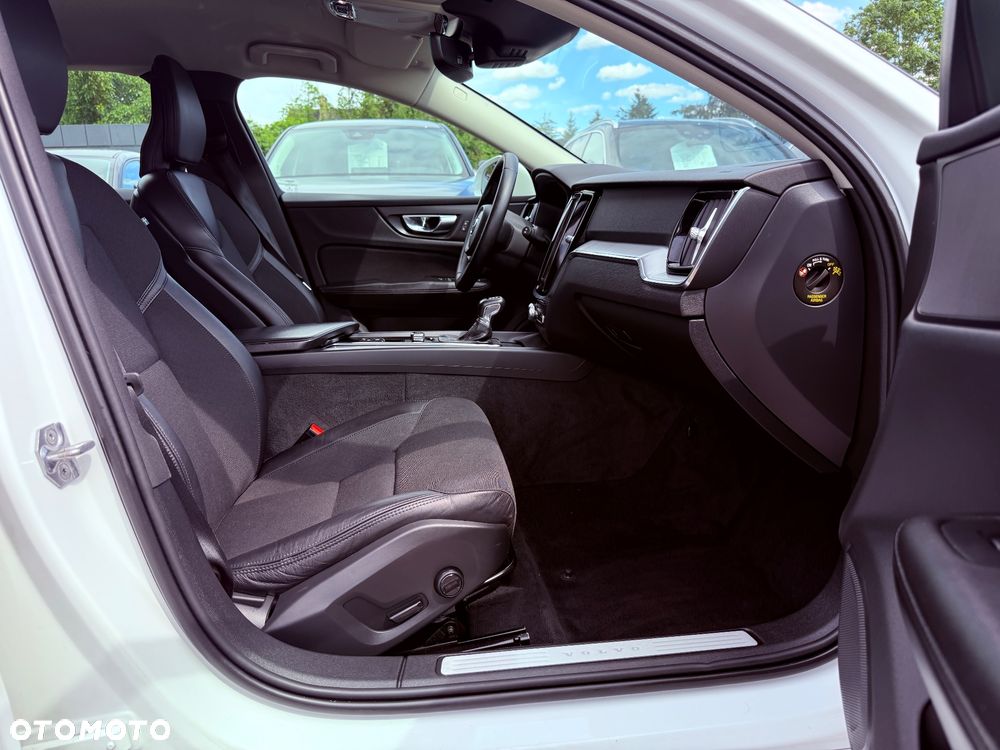 Volvo V60 D3 Geartronic Momentum Pro - 26