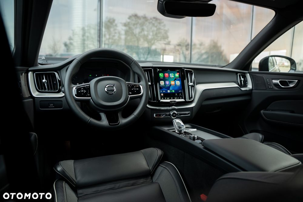 Volvo XC 60 B5 B AWD Ultimate Dark - 28