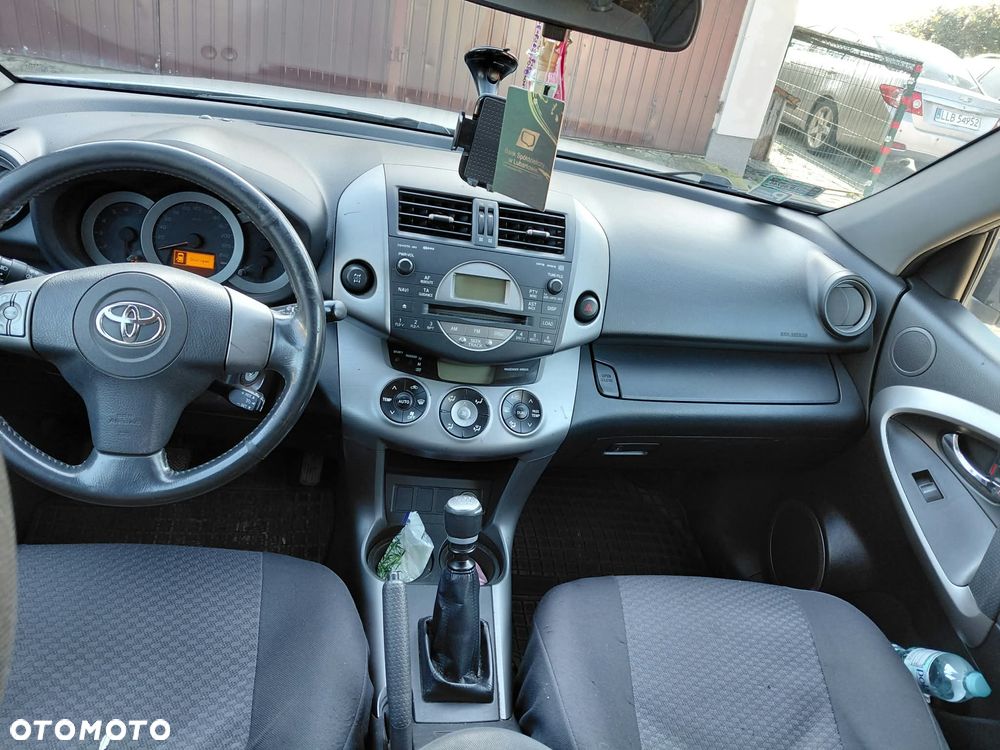 Toyota RAV4 - 10