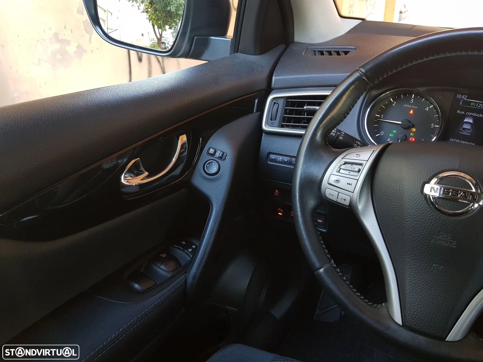 Nissan Qashqai 1.6 dCi 360 Xtronic - 22