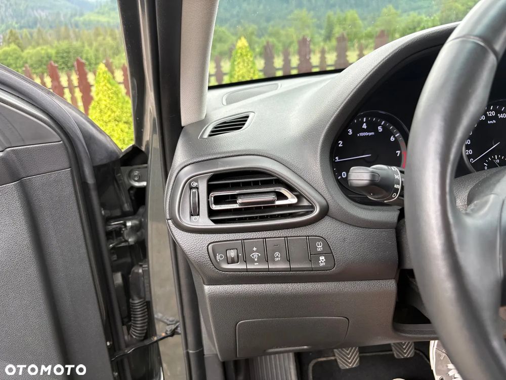 Hyundai i30 1.0 T-GDI Smart - 10