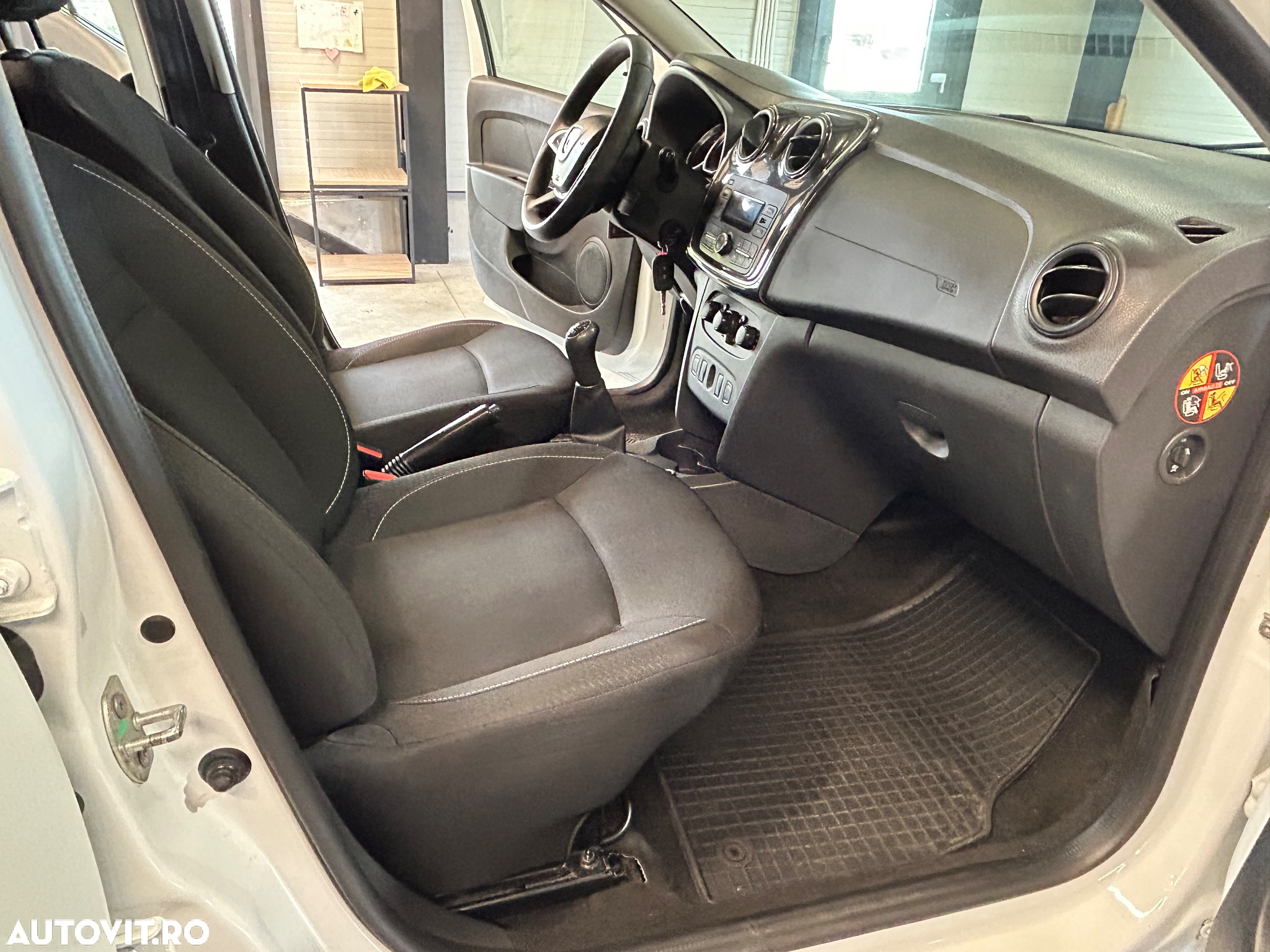 Dacia Logan 1.0 SCe SL PLUS - 8