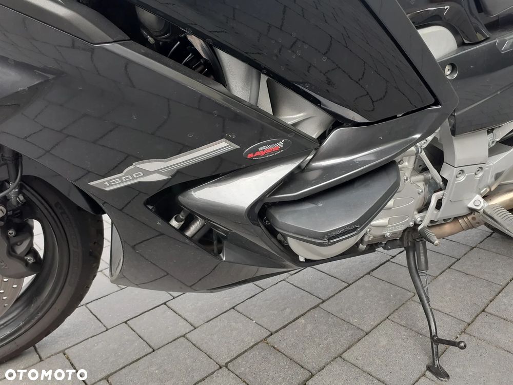 Yamaha FJR - 9