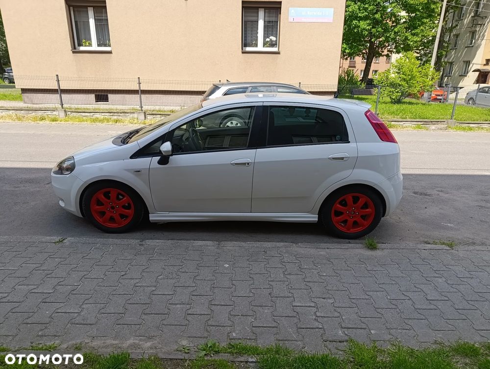 Fiat Grande Punto - 15