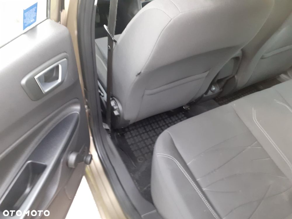 Ford Fiesta 1.4 Gold X EU5 - 11