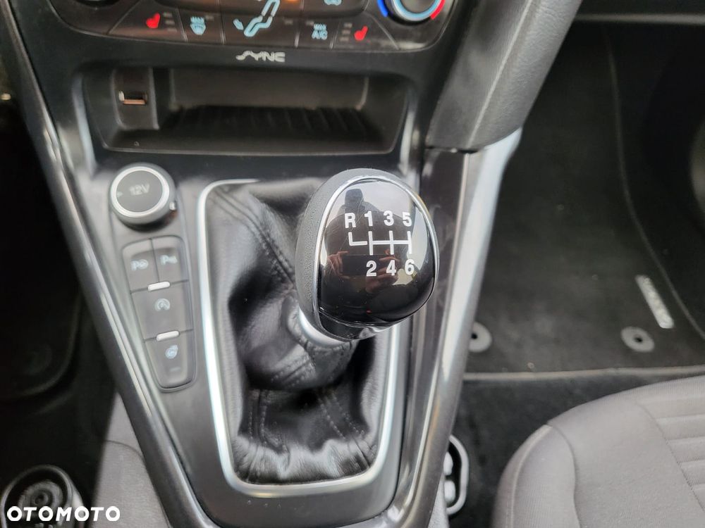 Ford Focus 1.0 EcoBoost STart-Stopp-System TITANIUM - 24