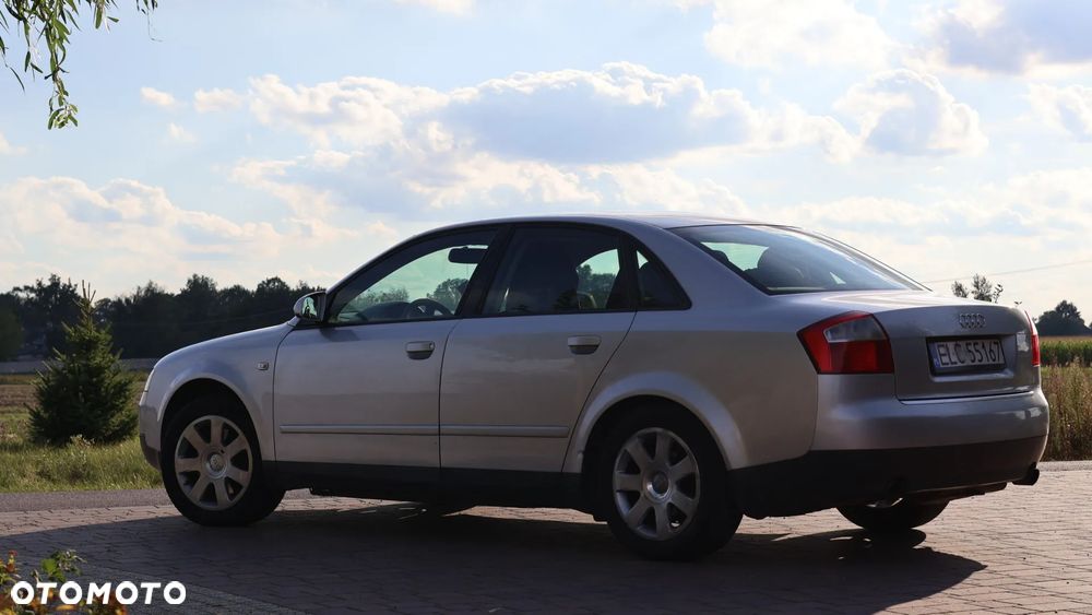 Audi A4 Limousine - 15