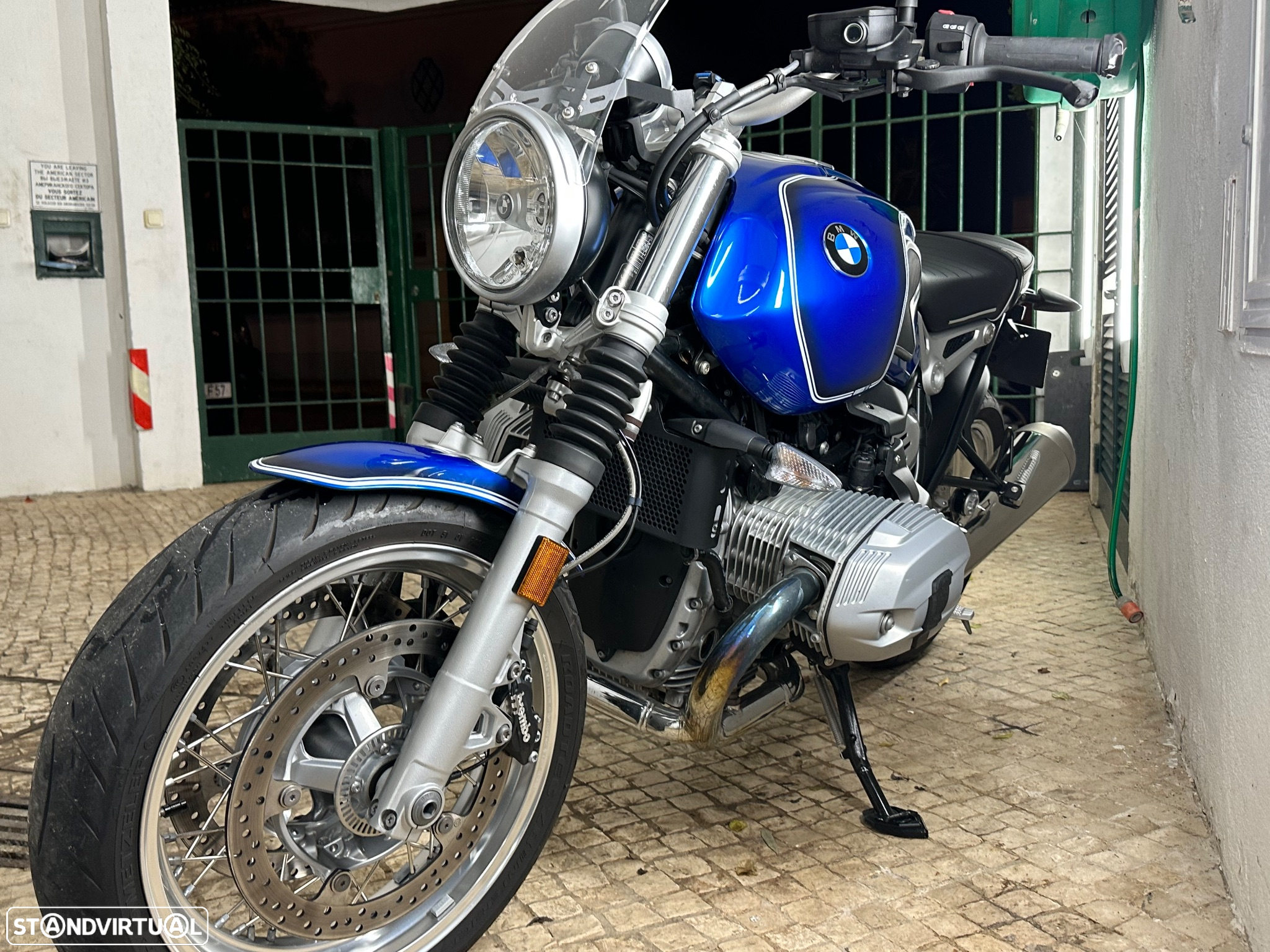 BMW R nineT - 9