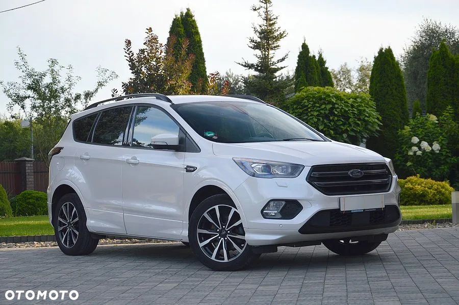 Ford Kuga 1.5 EcoBoost 2x4 ST-Line - 3