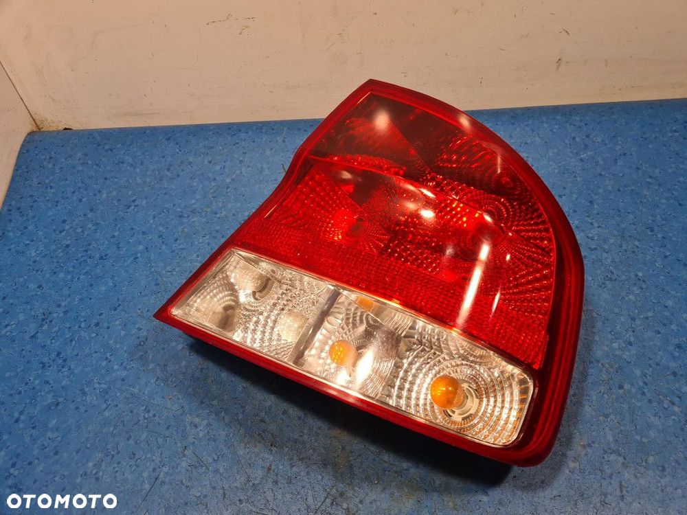 CHEVROLET AVEO T200 SEDAN  LAMPA TYŁ PRAWA ZEWNĘTRZNA - 2