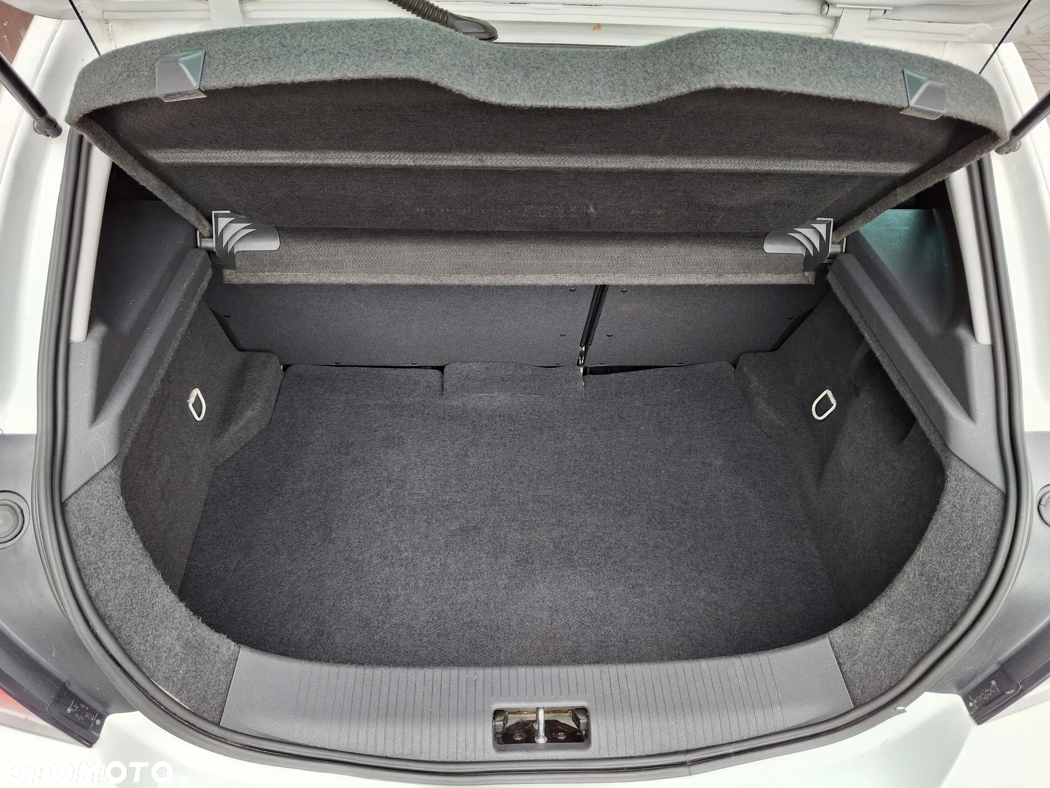 Opel Astra GTC 1.6 - 27