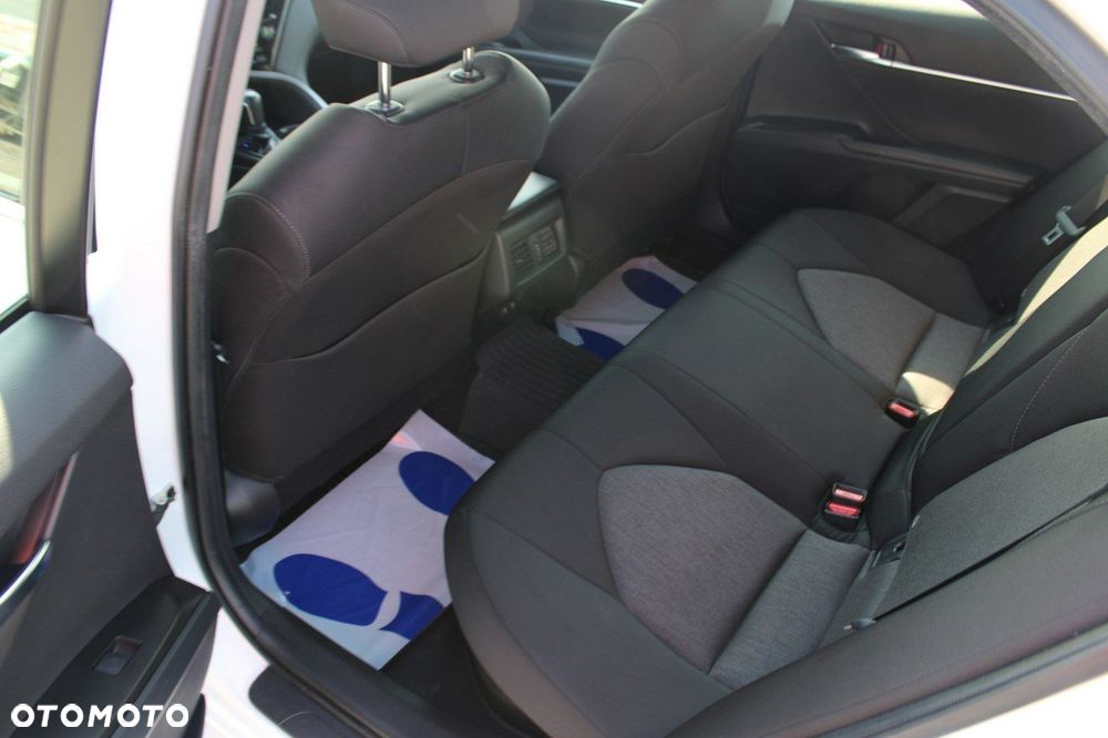 Toyota Camry - 16