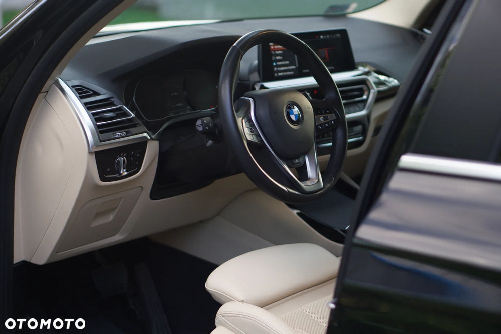 BMW X3 sDrive18d - 14