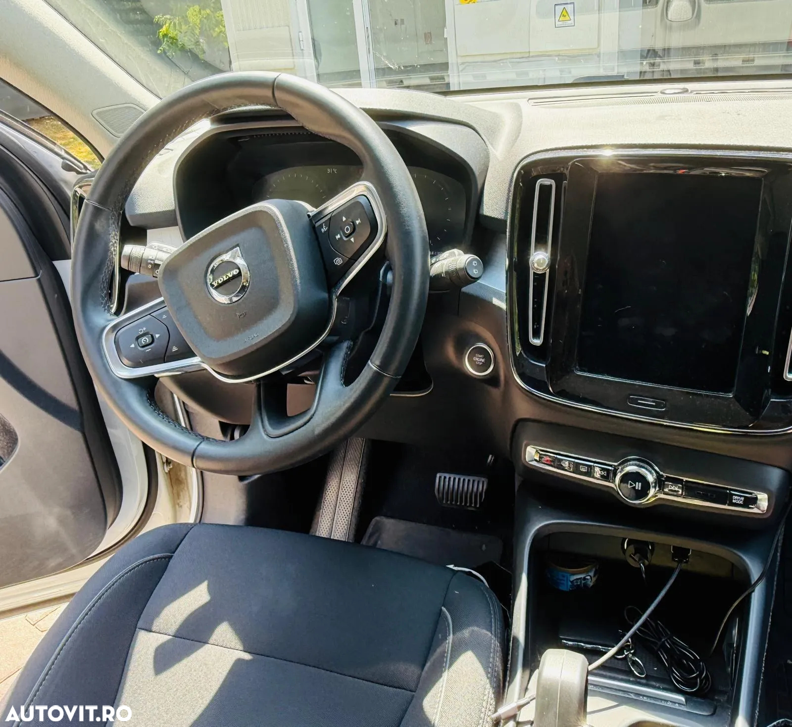 Volvo XC 40 B4 AT8 AWD Mild Hybrid Momentum Pro - 8